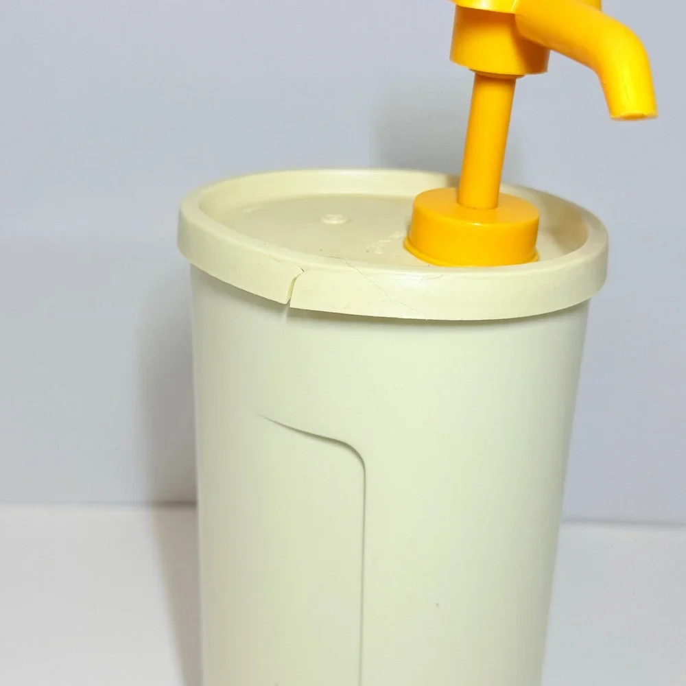 Vintage Tupperware Syrup Honey Dispenser Cream Yellow Pump Lid Retro Kitchenware